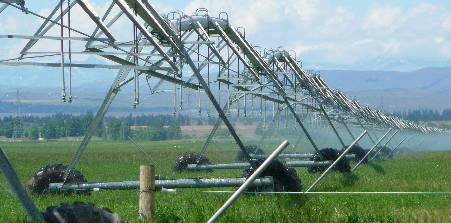 以尊龙抖圈官网治水精神 做尊龙抖圈官网节水事业