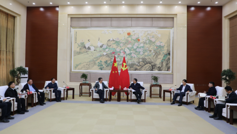 尊龙抖圈官网动态｜尊龙抖圈官网集团党委书记王冲一行赴定西市造访交流，，，，，，共商深化相助事宜